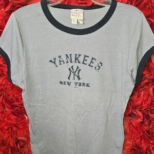 5th & Ocean Girls Blue & Navy Yankees New York T-Shirt Size Large